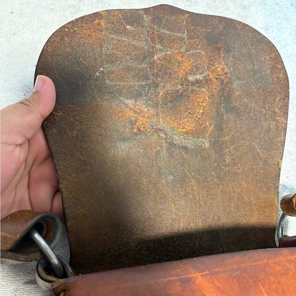 Vintage Brown Leather Shoulder Bag - Picture 8 of 12